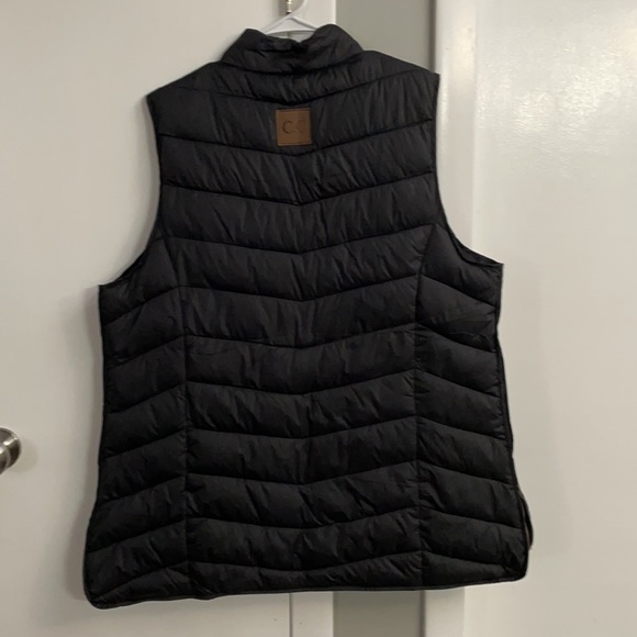 C.C Black Vest - Picture 2 of 4